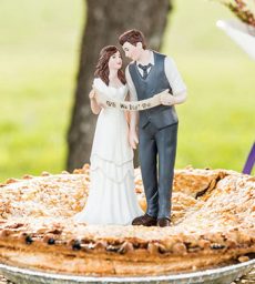 "Indie Style" Wedding Couple Figurine