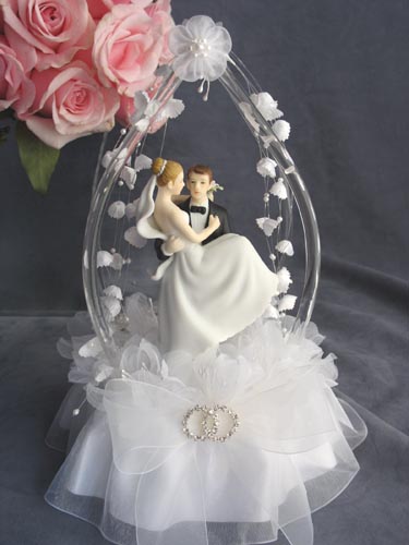 Arch Holding Bride Ivory