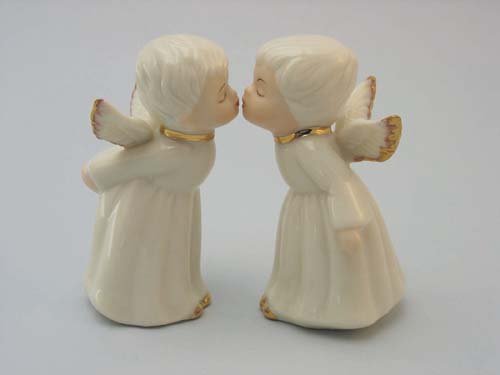 Kissing Cherub Angels